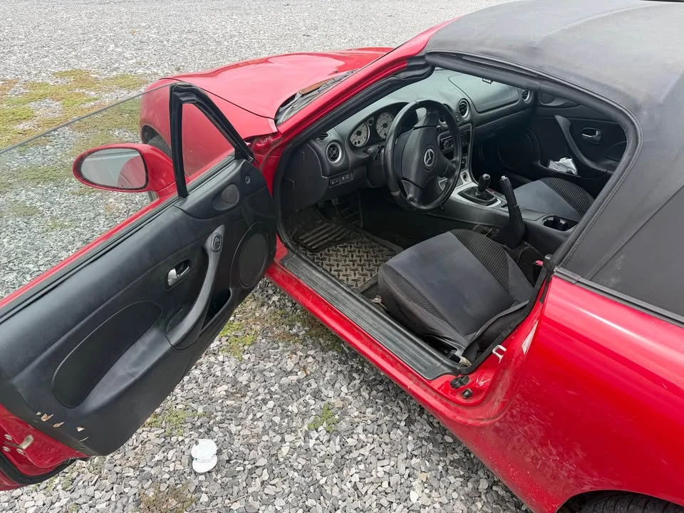 2004 Mazda NB MX-5 Miata - Image 9 of 14