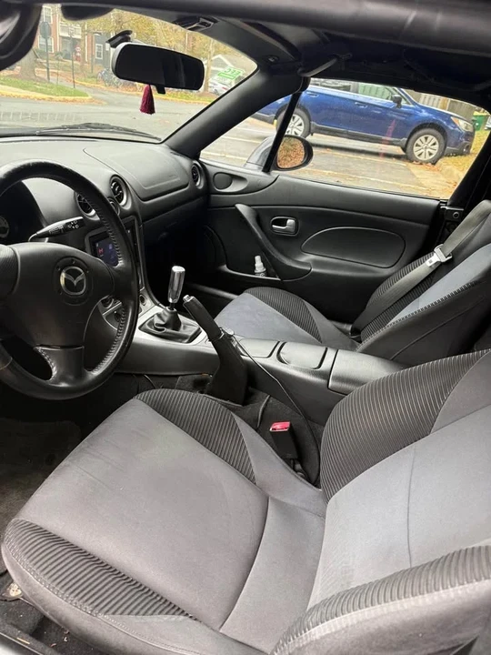 2004 Mazda NB MX-5 Miata - Image 6 of 10