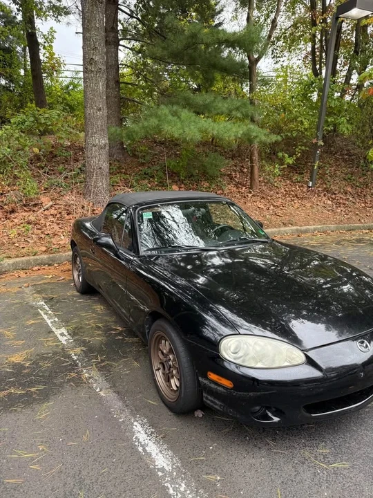 2004 Mazda NB MX-5 Miata - Image 5 of 10