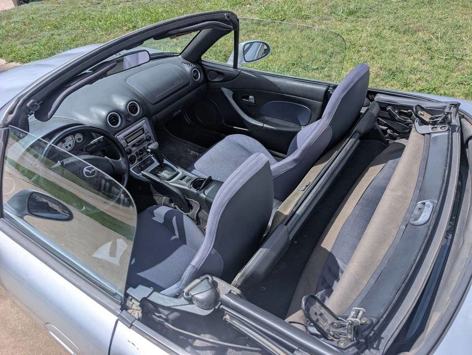 2004 Mazda NB MX-5 Miata - Image 5 of 13