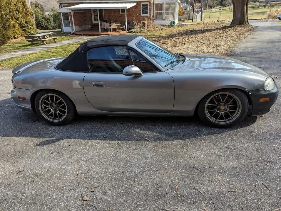 2004 Mazda NB Mazdaspeed MX-5 Miata - Image 4 of 10