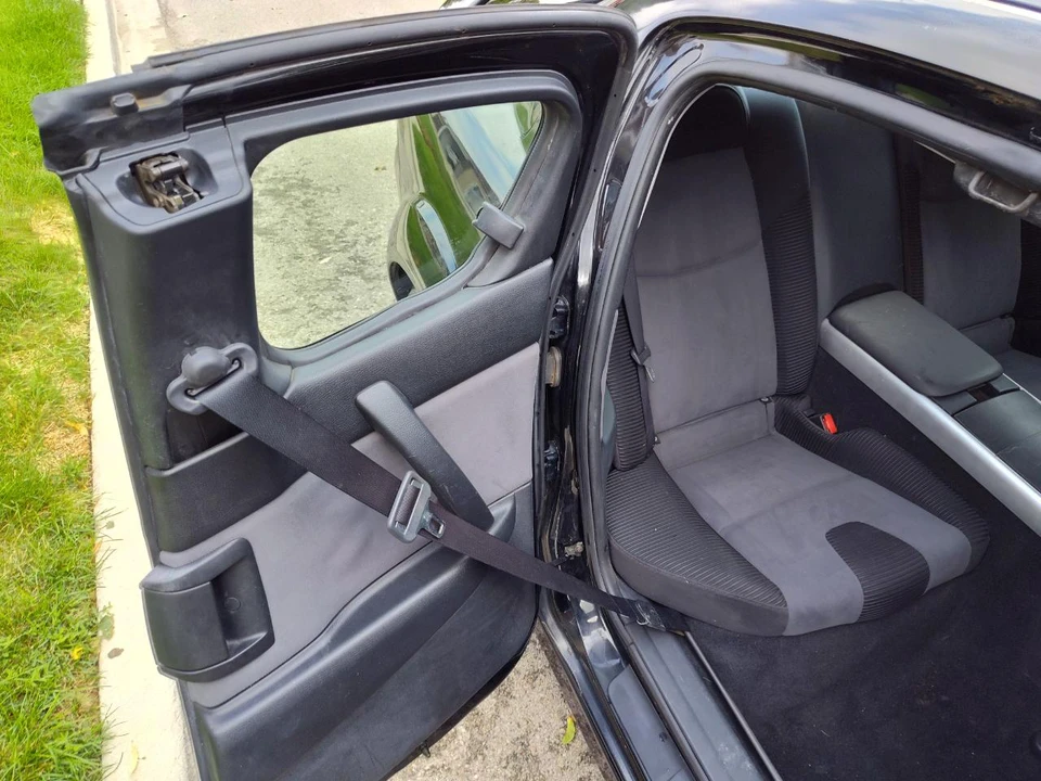 2004 Mazda RX-8 1st Gen - Image 25 of 31