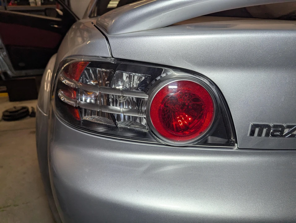 2004 Mazda RX-8 1st Gen - Image 25 of 31