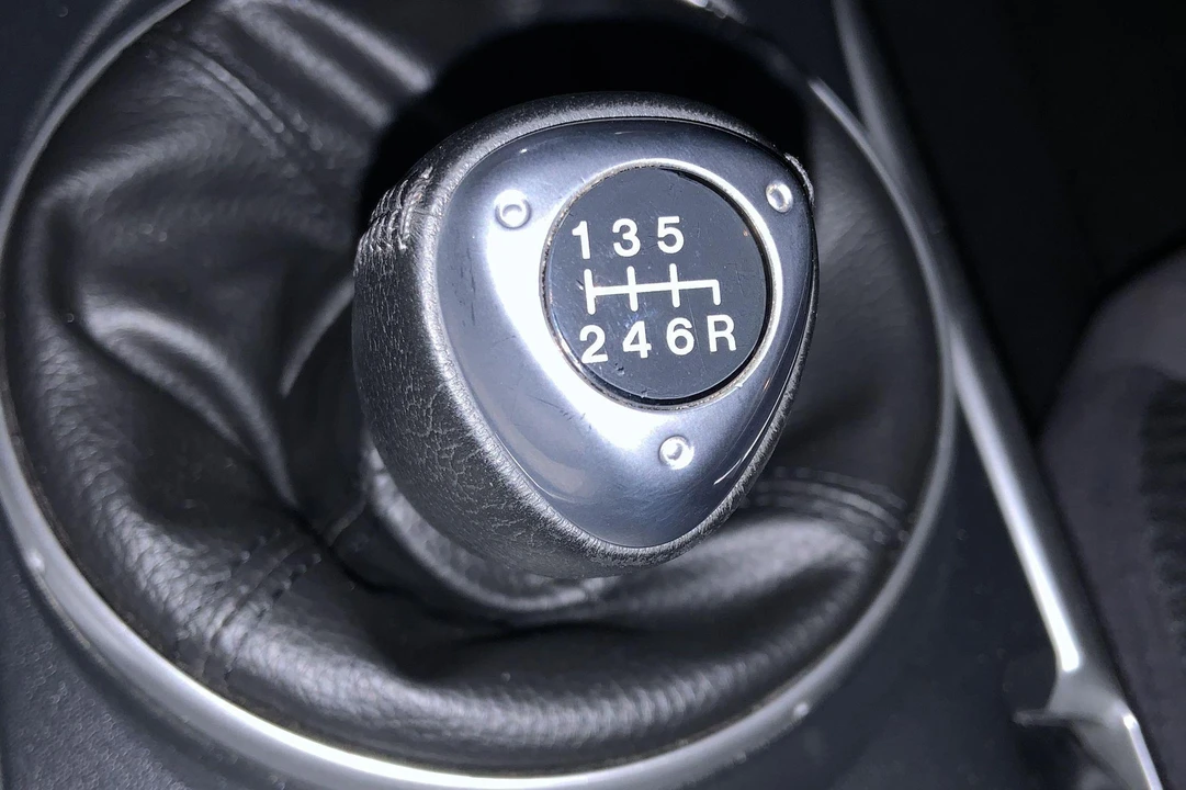2004 Mazda RX-8 1st Gen - Image 25 of 31