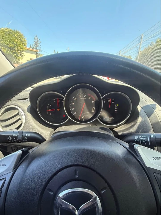 2004 Mazda RX-8 1st Gen - Image 3 of 3