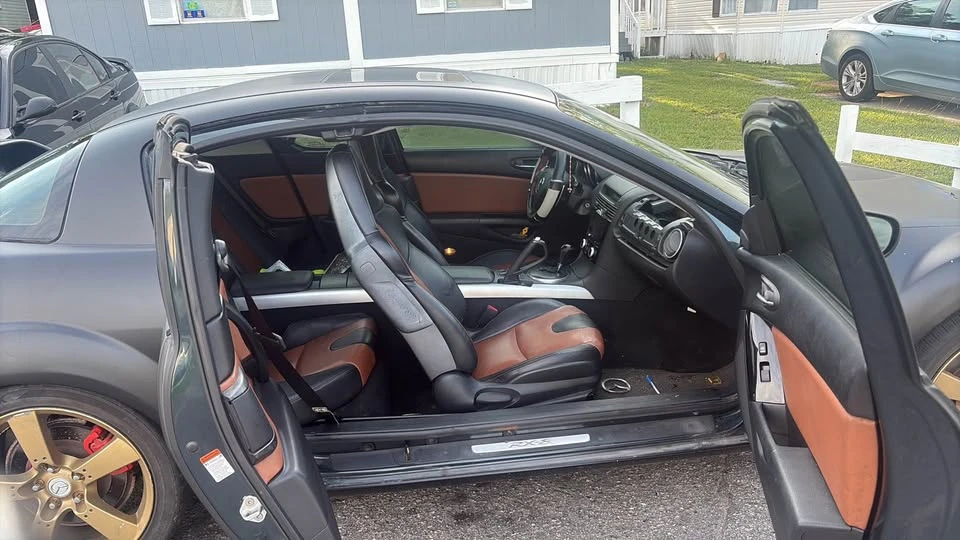 2004 Mazda RX-8 1st Gen - Image 2 of 3
