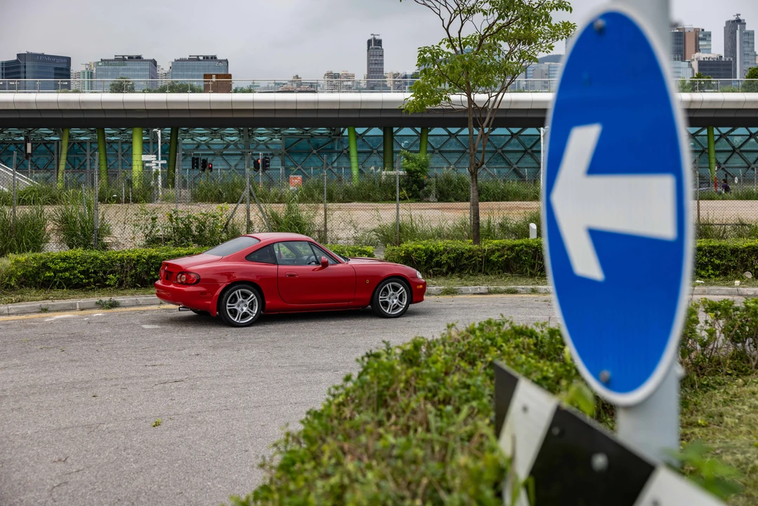 2004 Mazda MX-5 - Image 17 of 31