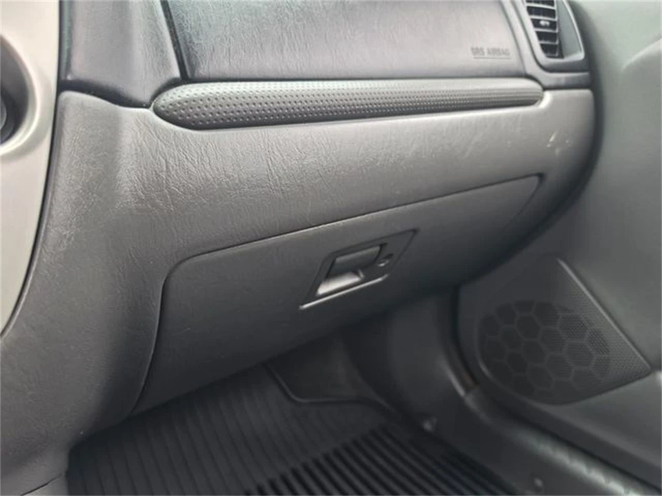 2004 Mazda - Image 21 of 31