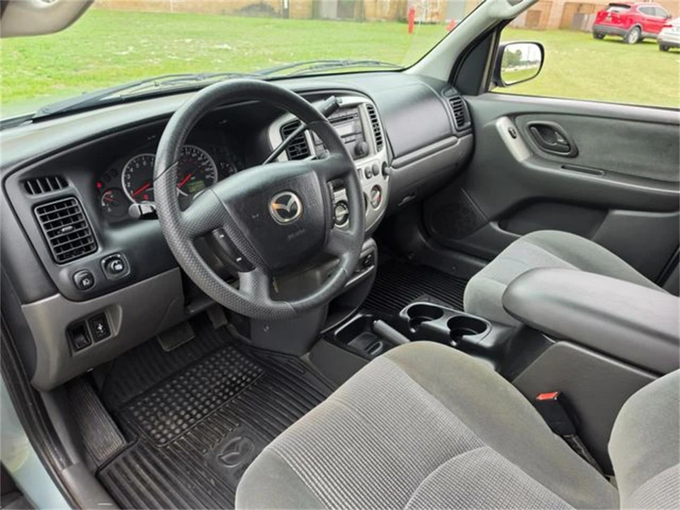 2004 Mazda - Image 16 of 31