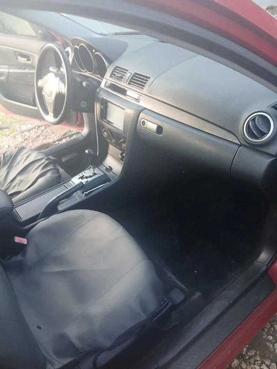 2004 Mazda Mazda 3 1st Gen - Image 7 of 10