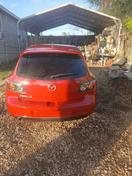 2004 Mazda Mazda 3 1st Gen - Image 4 of 10