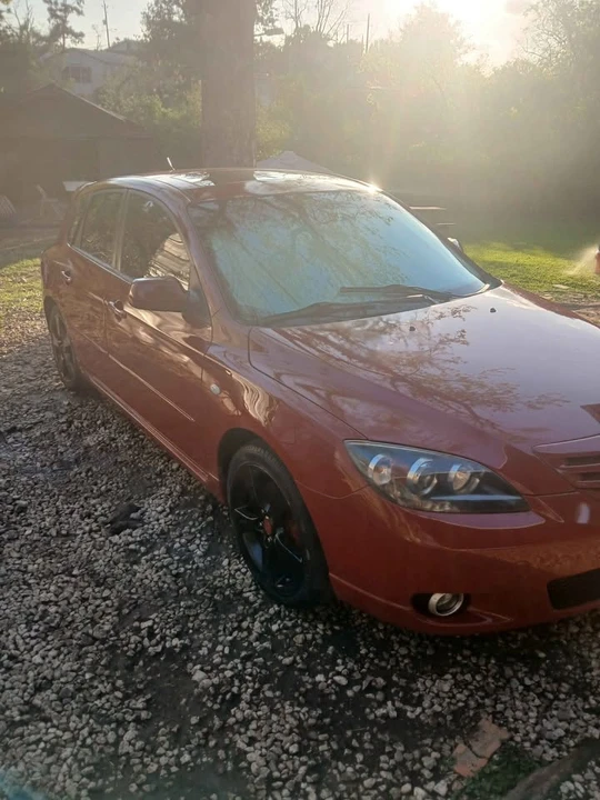 2004 Mazda Mazda 3 1st Gen - Image 5 of 10