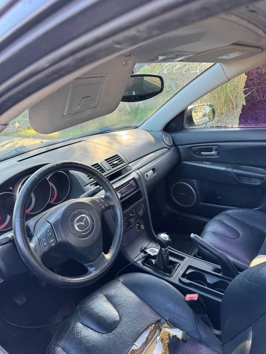 2004 Mazda Mazda 3 1st Gen - Image 4 of 6