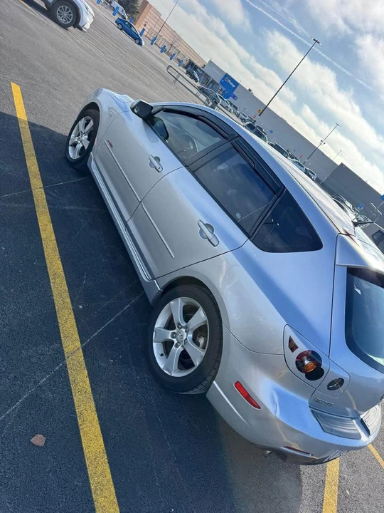 2004 Mazda Mazda 3 1st Gen - Image 5 of 10