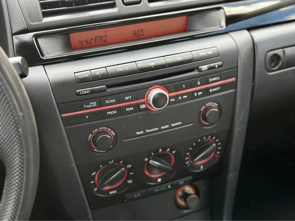 2004 Mazda Mazda 3 1st Gen - Image 16 of 17