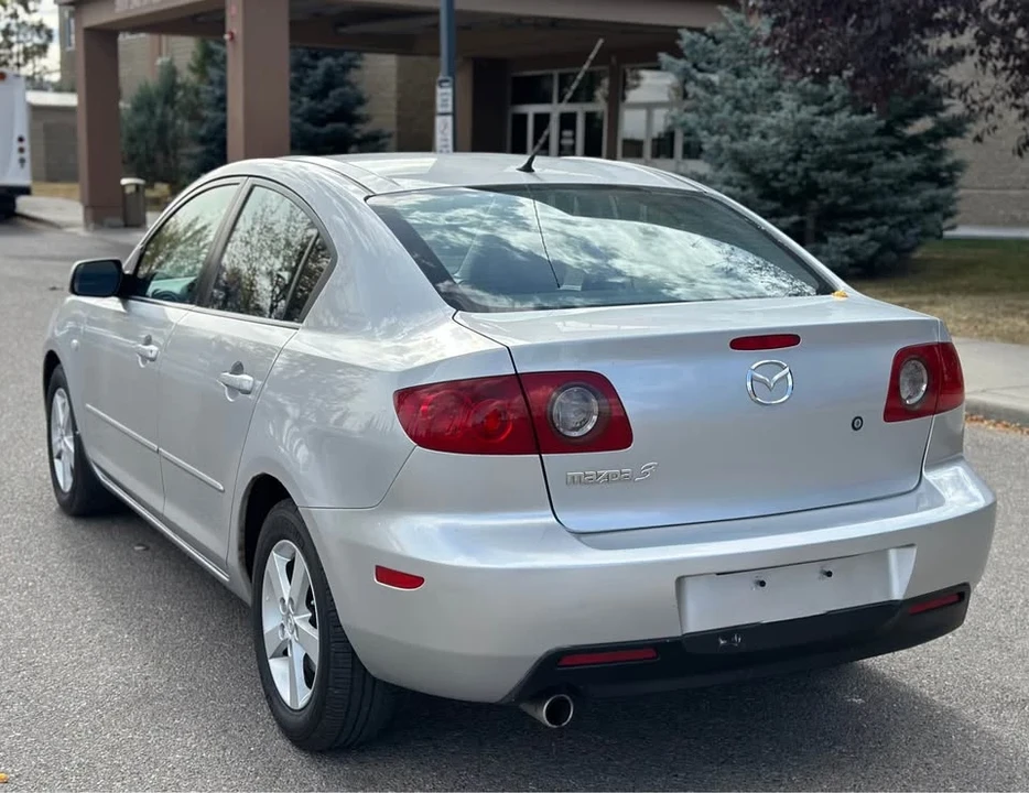 2004 Mazda Mazda 3 1st Gen - Image 8 of 17