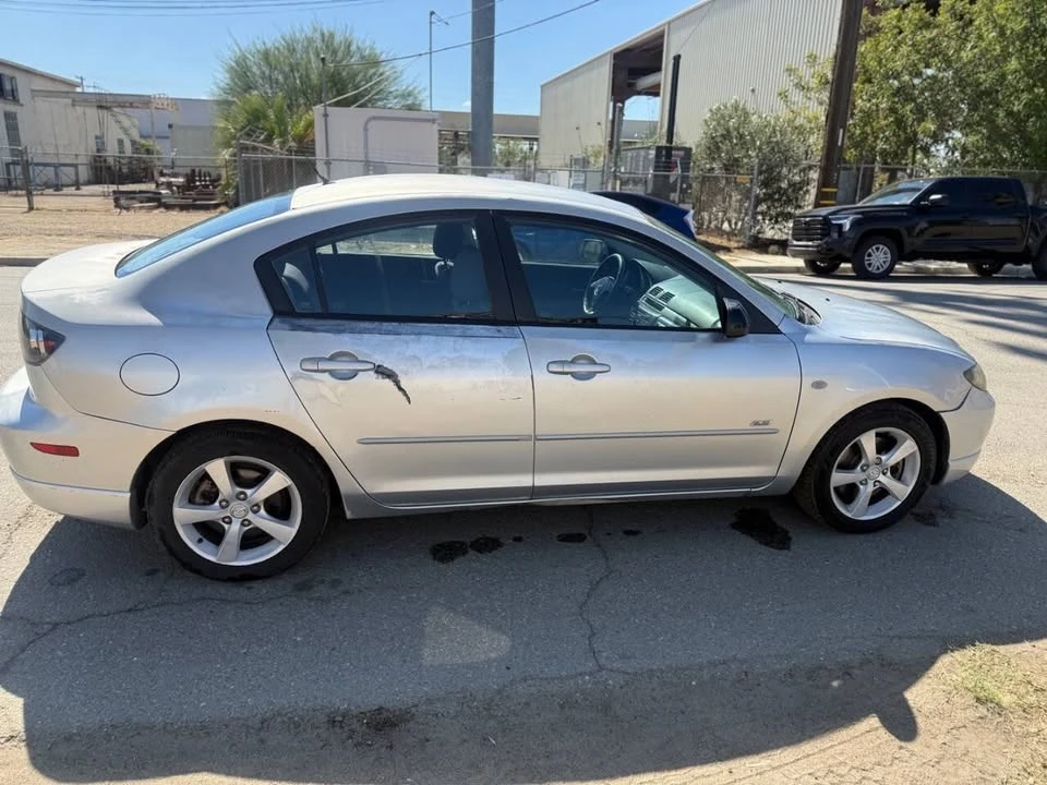 2004 Mazda Mazda 3 1st Gen - Image 3 of 9