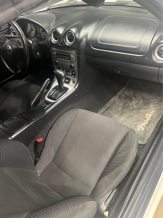 2004 Mazda NB MX-5 Miata - Image 11 of 12