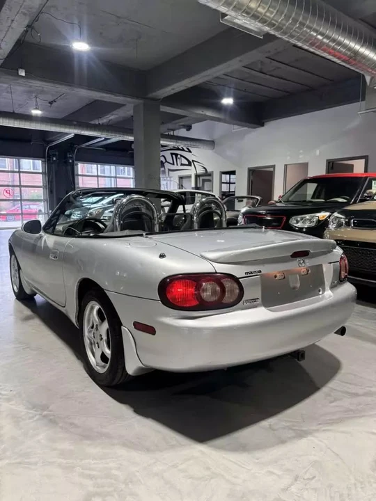 2004 Mazda NB MX-5 Miata - Image 5 of 10