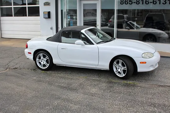 2004 Mazda MX-5 Miata