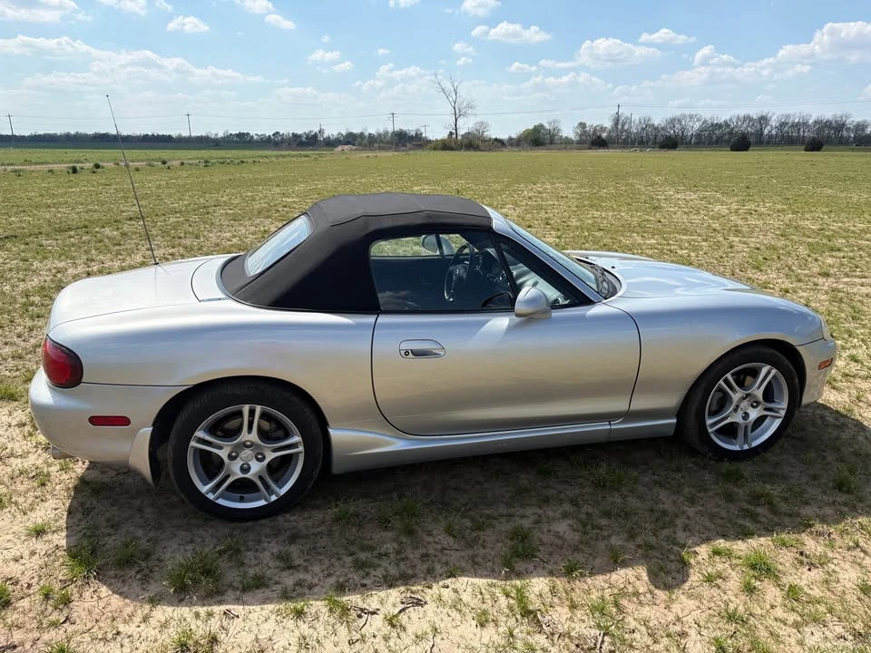 2004 Mazda NB MX-5 Miata - Image 11 of 14