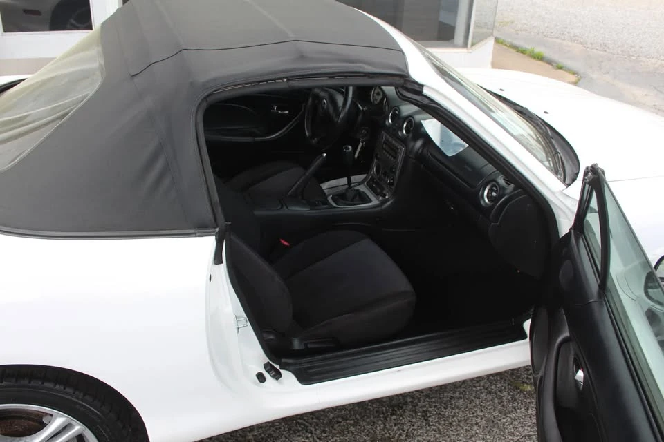 2004 Mazda NB MX-5 Miata - Image 5 of 13
