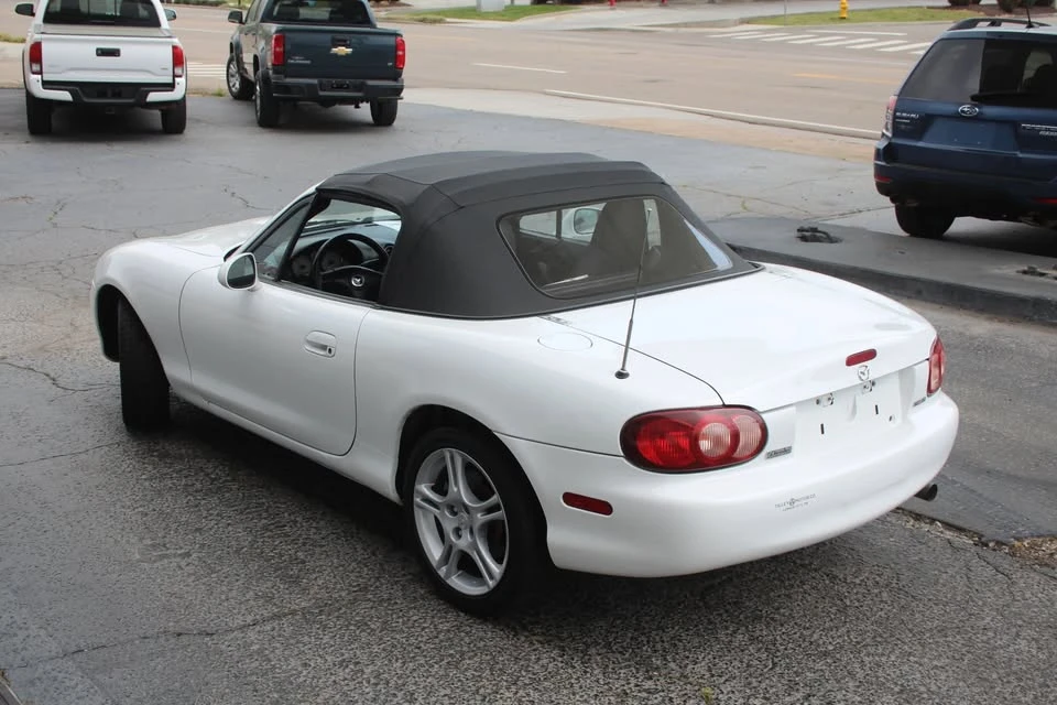 2004 Mazda NB MX-5 Miata - Image 3 of 13