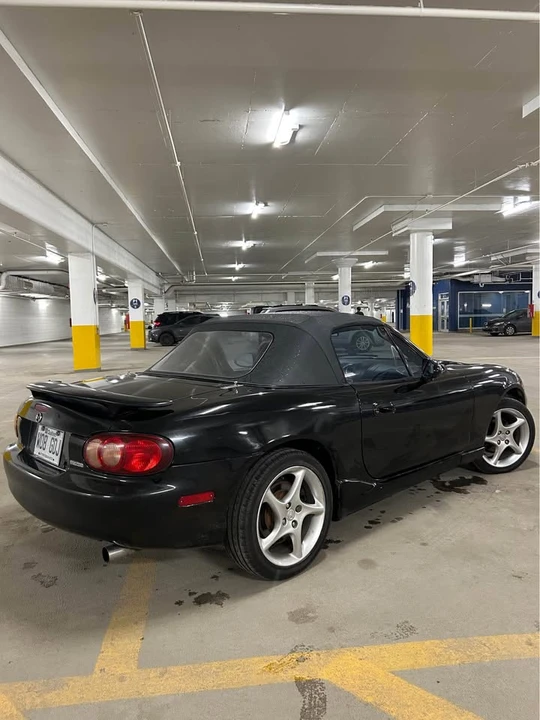 2004 Mazda NB MX-5 Miata - Image 8 of 17