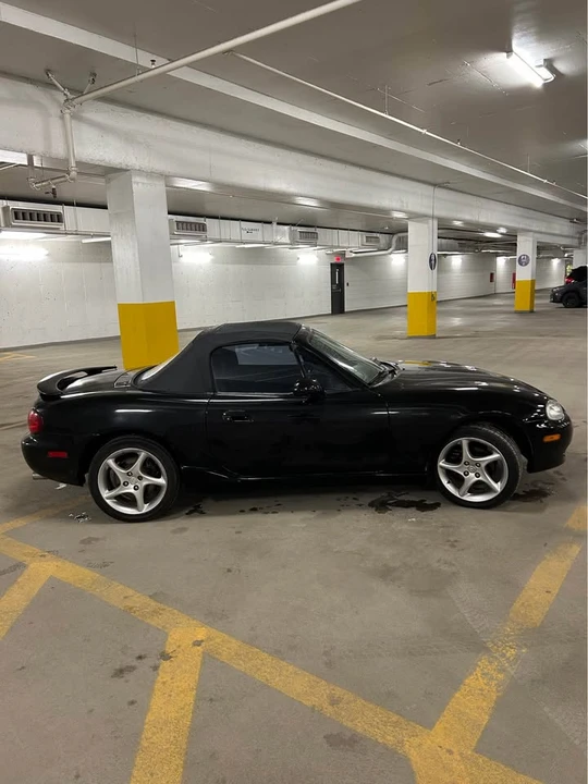 2004 Mazda NB MX-5 Miata - Image 9 of 17