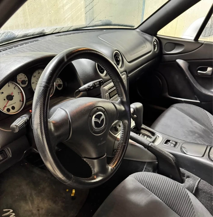 2004 Mazda NB MX-5 Miata - Image 5 of 7