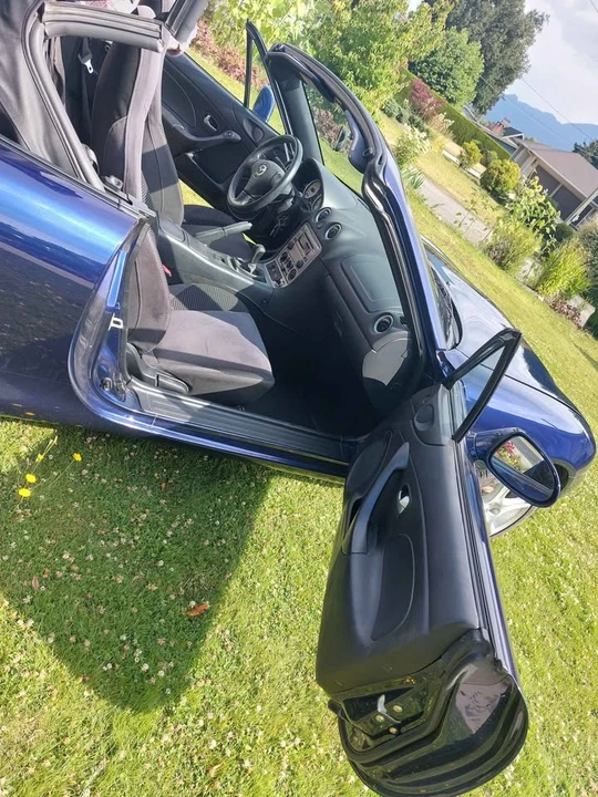 2004 Mazda NB MX-5 Miata - Image 8 of 10