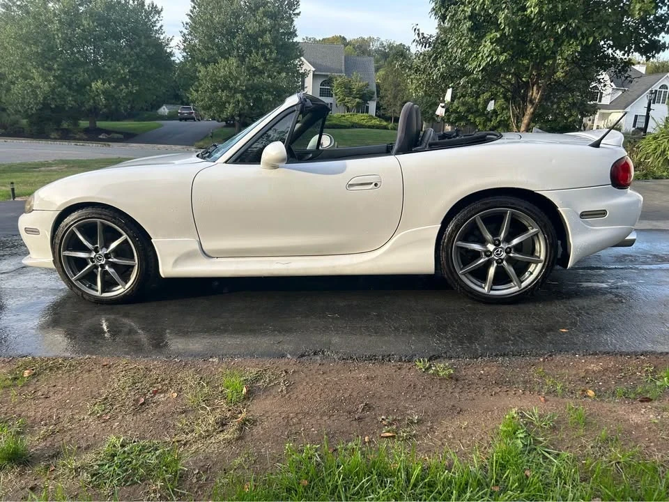 2004 Mazda NB MX-5 Miata - Image 5 of 10