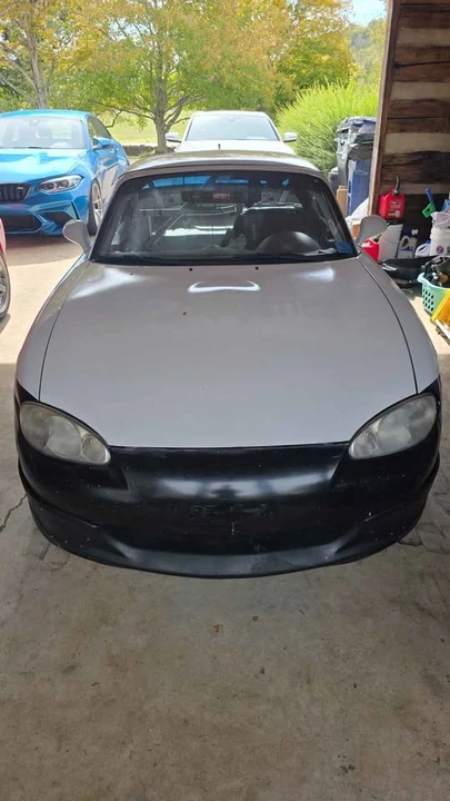 2004 Mazda NB MX-5 Miata - Image 2 of 11