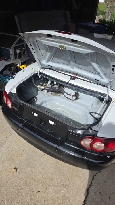 2004 Mazda NB MX-5 Miata - Image 10 of 11