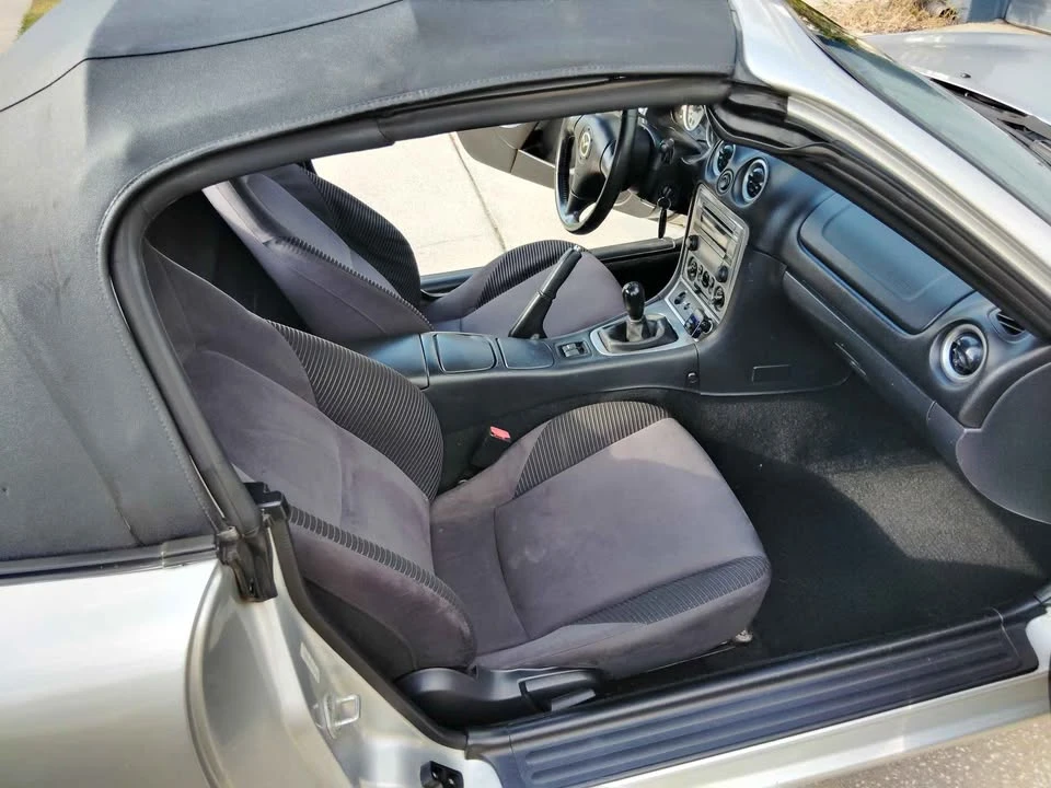 2004 Mazda NB MX-5 Miata - Image 9 of 18