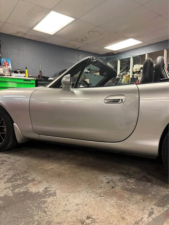 2004 Mazda NB MX-5 Miata - Image 4 of 11