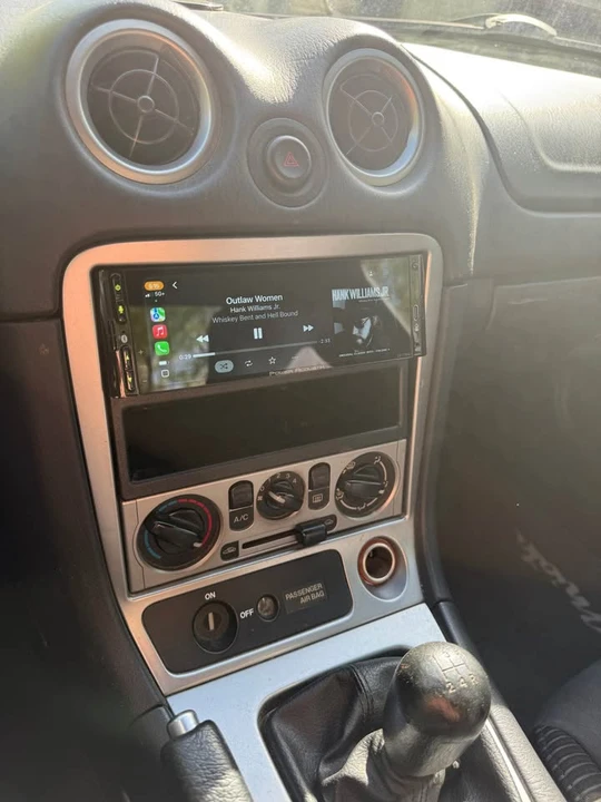 2004 Mazda NB MX-5 Miata - Image 11 of 17