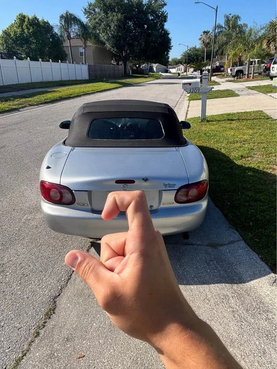 2004 Mazda NB MX-5 Miata - Image 5 of 8