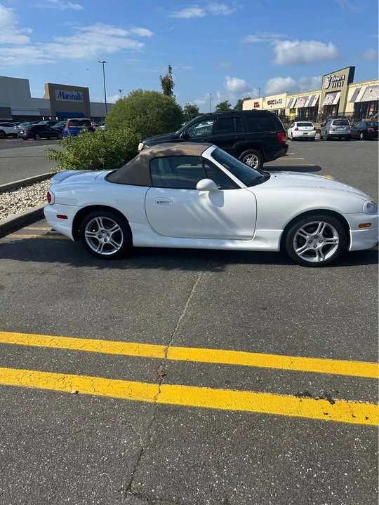 2004 Mazda NB MX-5 Miata - Image 8 of 9