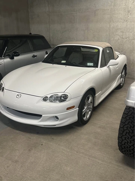 2004 Mazda NB MX-5 Miata - Image 2 of 9