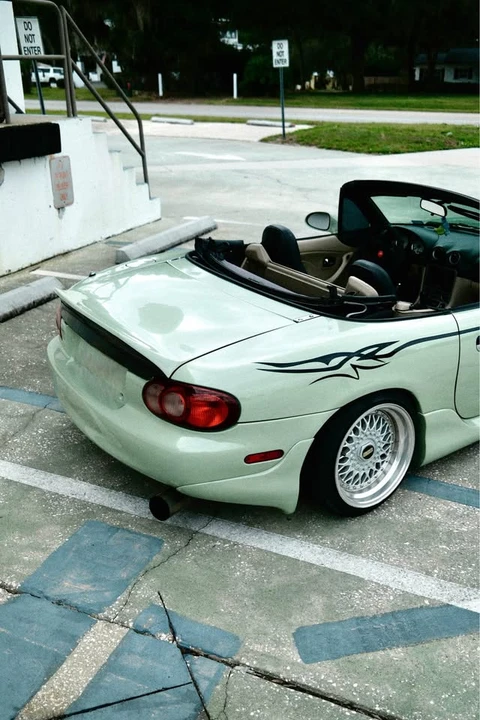 2004 Mazda NB MX-5 Miata - Image 2 of 12