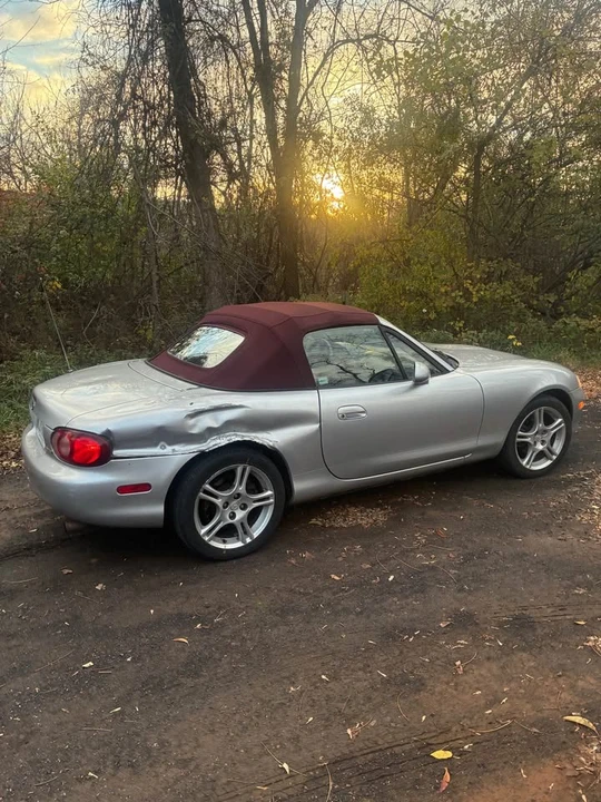 2004 Mazda NB MX-5 Miata - Image 10 of 15