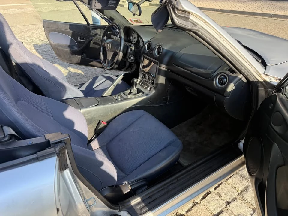 2004 Mazda NB MX-5 Miata - Image 11 of 19