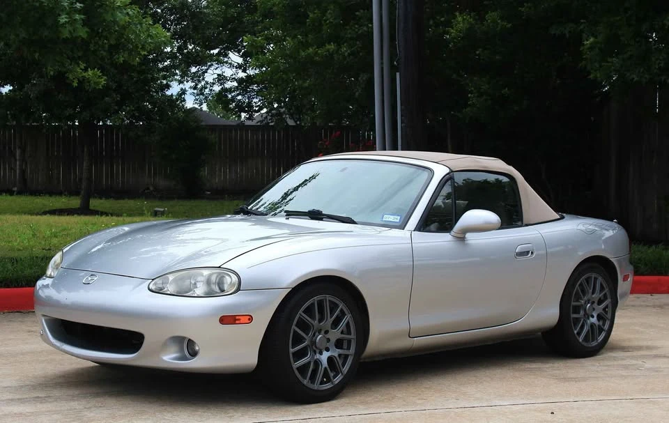 2004 Mazda NB MX-5 Miata - Image 2 of 16