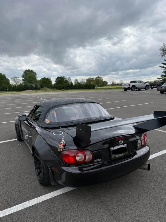 2004 Mazda NB MX-5 Miata - Image 9 of 12