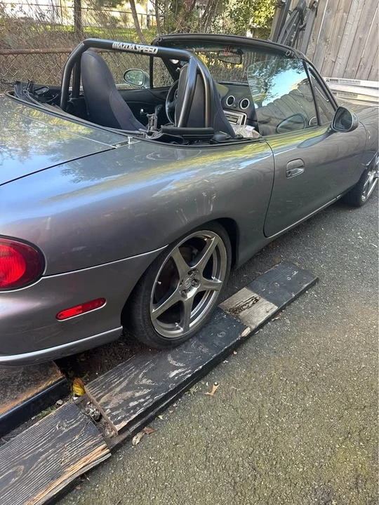 2004 Mazda NB Mazdaspeed MX-5 Miata - Image 5 of 9