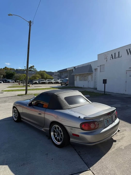 2004 Mazda NB Mazdaspeed MX-5 Miata - Image 5 of 12
