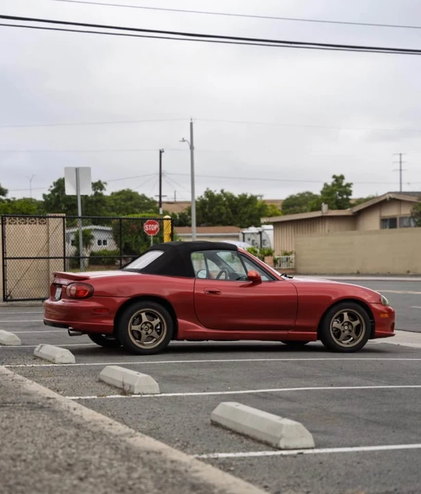 2004 Mazda NB Mazdaspeed MX-5 Miata - Image 5 of 11