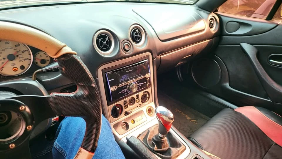 2004 Mazda NB MX-5 Miata - Image 11 of 17