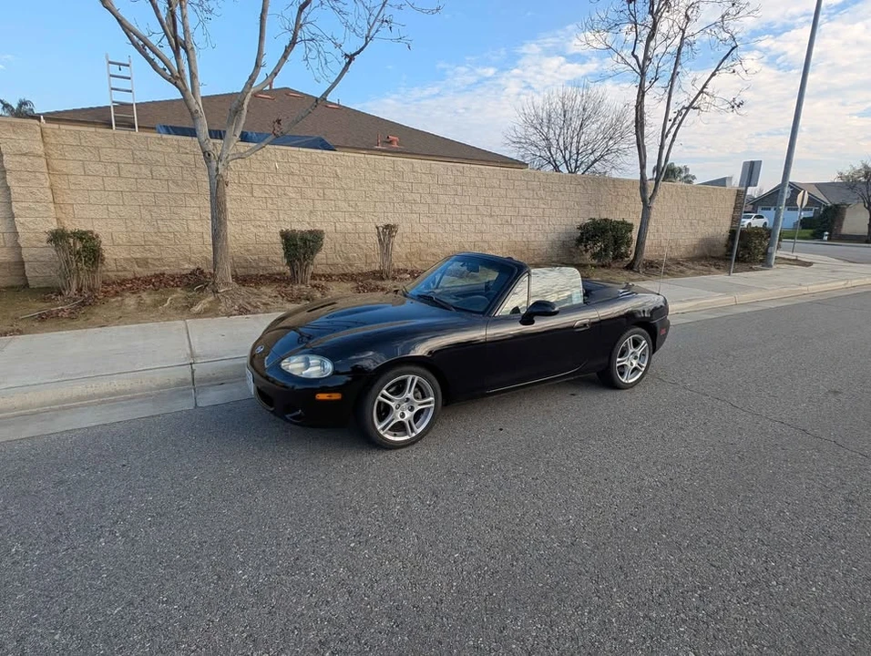 2004 Mazda NB MX-5 Miata - Image 2 of 8